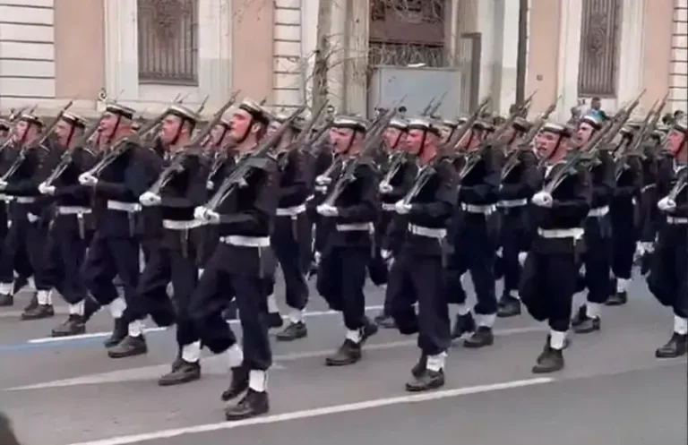 EAAΣ για συνθήματα 25ης Μαρτίου: Φέρνουμε ως παράδειγμα τον Αρχιστράτηγο Γεώργιο Καραϊσκάκη και τη γλώσσα που χρησιμοποιούσε