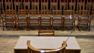 Απόφαση «ΒΟΜΒΑ»: Τέλος ο 13ος-14ος μισθός Δικαστικών Λειτουργών – Η κατάργησή του «δεν θέτει σε διακινδύνευση την αξιοπρεπή διαβίωσή τους»