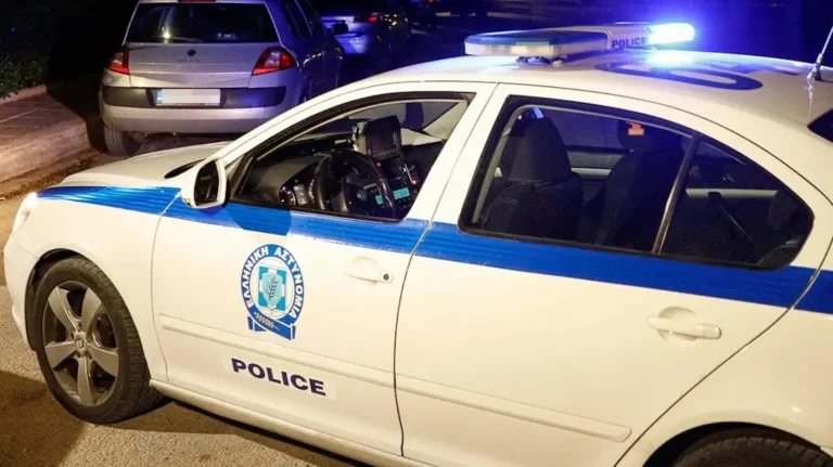 Σύλληψη απόστρατου Π.Α. – Τουλάχιστον 100 όπλα βρέθηκαν στο σπίτι του στο Κιάτο