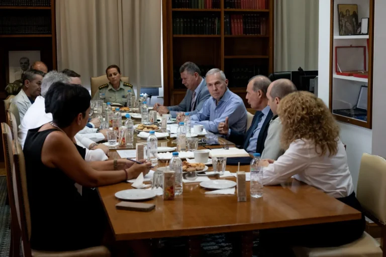 Επίσκεψη ΥΦΕΘΑ Θανάση Δαβάκη στο 417 ΝΙΜΤΣ–Τι διαπίστωσε (ΦΩΤΟ)