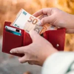 Νωρίτερα θα πληρωθούν οι συντάξεις Οκτωβρίου – Δείτε αναλυτικά τις ημερομηνίες (BINTEO)
