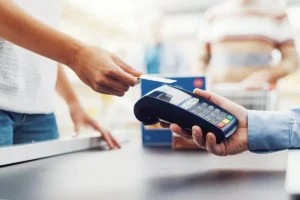 Ηλεκτρονικές αποδείξεις: Τσουχτερό πέναλτι για όσους δεν καλύψουν το 30% του εισοδήματος