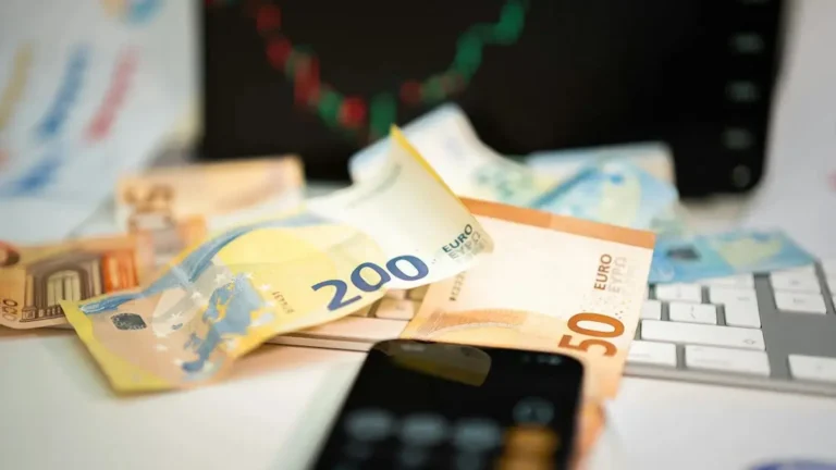 Ποια χαρτονομίσματα έχουν τις μεγαλύτερες πιθανότητες να αποδειχθούν πλαστά