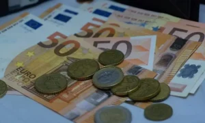 Επίδομα 300 ευρώ: Οι μεγάλοι χαμένοι του κυβερνητικού πακέτου